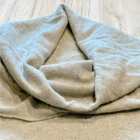 100% Cashmere Cowl Neck Tunic Sweater Gray Long Sleeve Pockets Qi Saks 5th Av XS - Picture 3 of 10